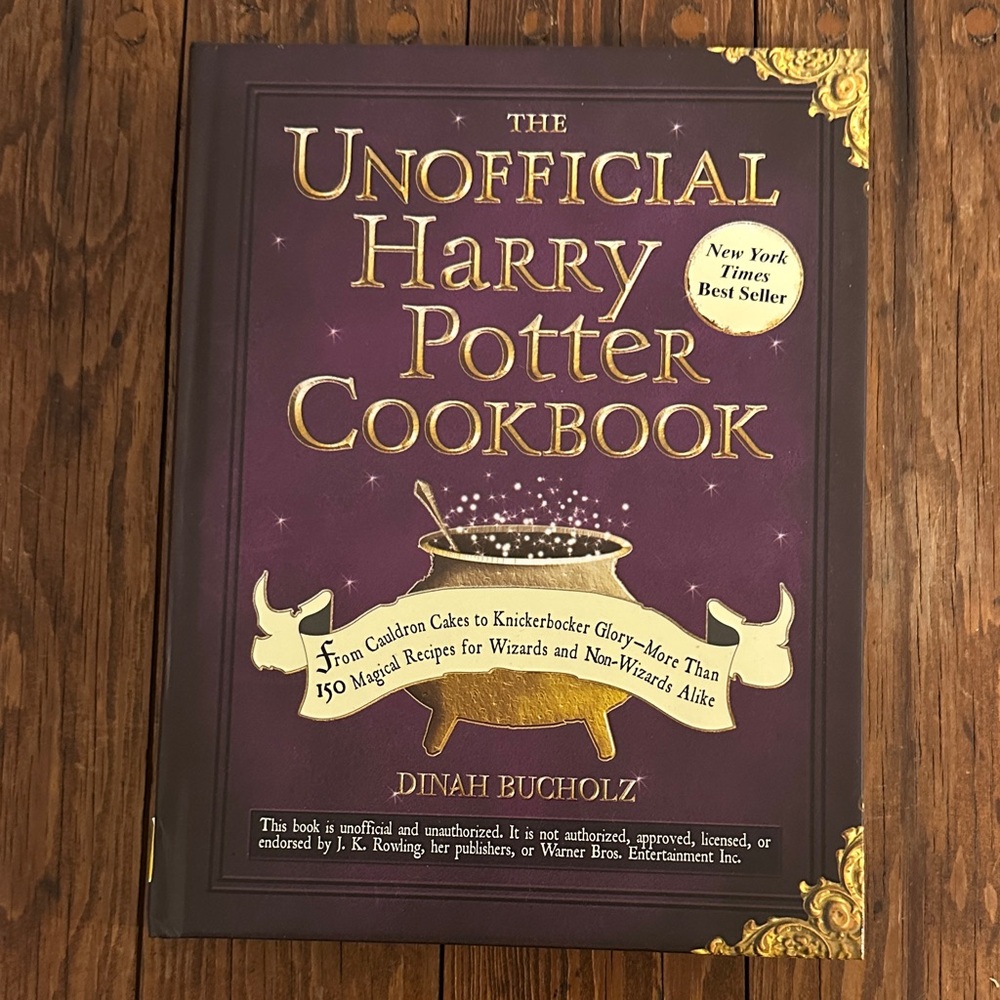 The Unofficial Harry Potter Cookbook - Purple and Gold